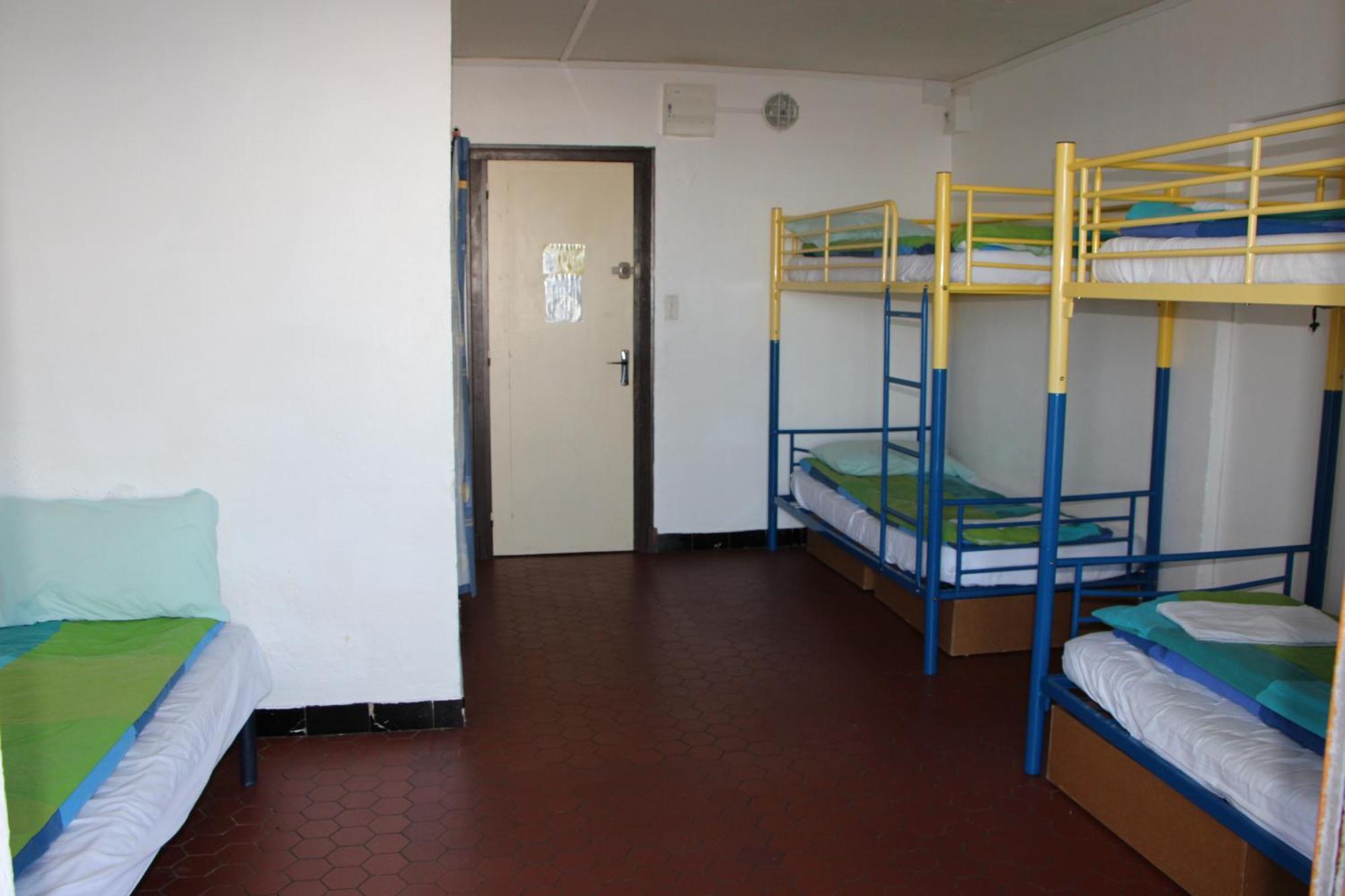 Le Pourquoi Pas Hostel Saint-Lary-Soulan Cameră foto